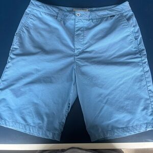 Men’s Travis Mathew Golf Shorts Blue 36in waste 11in inseam